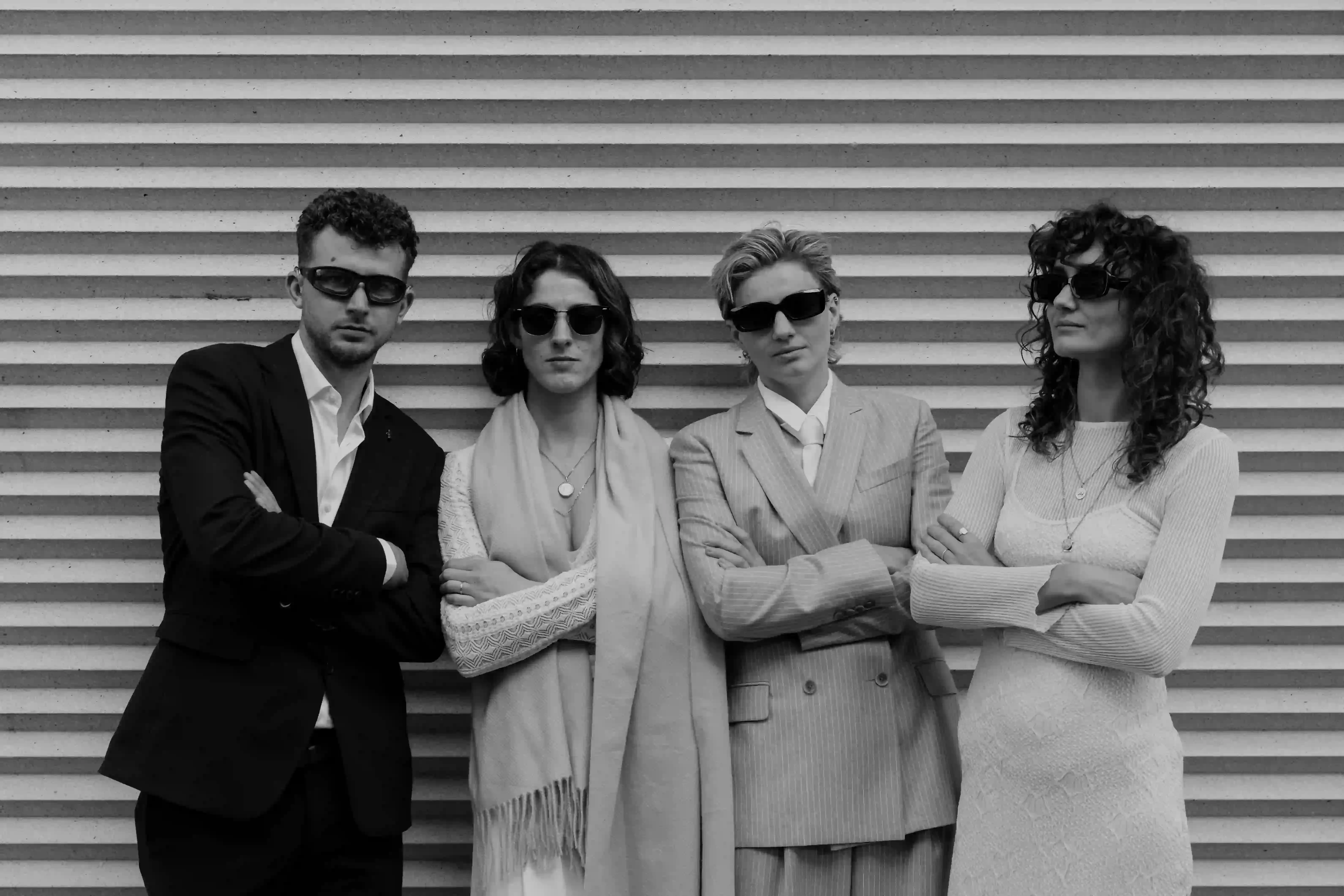 Wedding photography by Bert Van Den Eeckhaut — group of people dressed up
