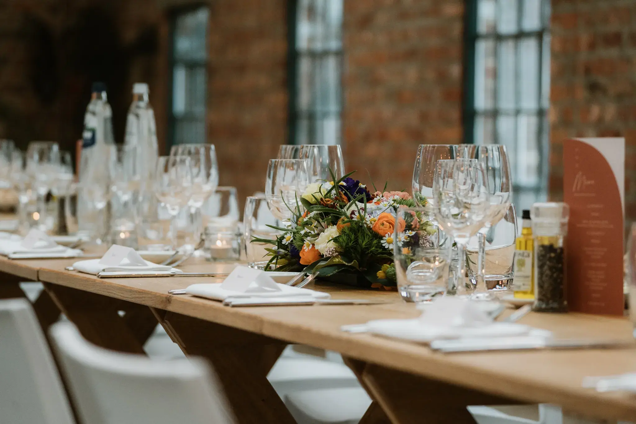 Wedding photography by Bert Van Den Eeckhaut — elegant dinner setup