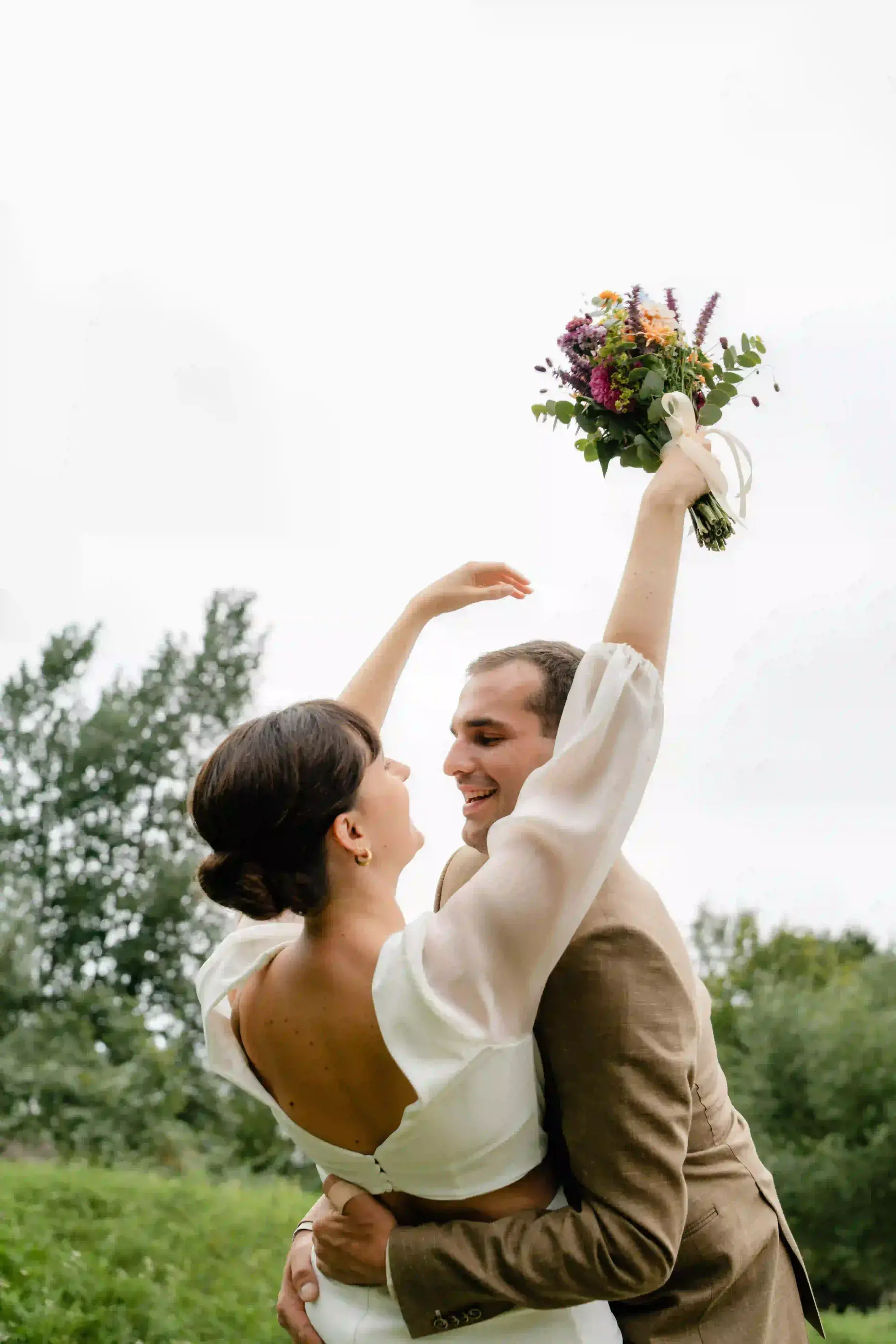 Wedding photography by Bert Van Den Eeckhaut — bride and groom dancing